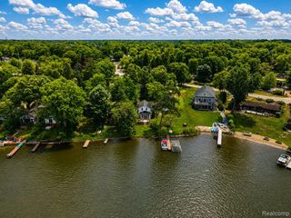 9322 Cedar Island Road, White Lake, MI 48386
