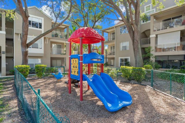 1885 PALM COVE Boulevard 10-108, Delray Beach, FL 33445