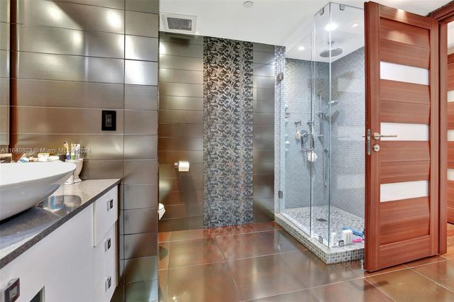 19667 Turnberry Way 3E, Aventura, FL 33180