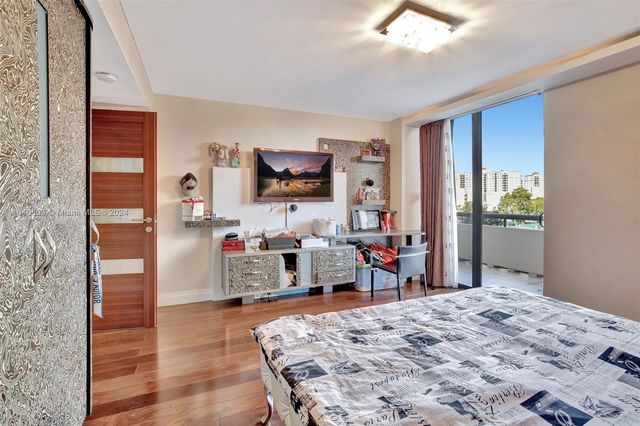 19667 Turnberry Way 3E, Aventura, FL 33180