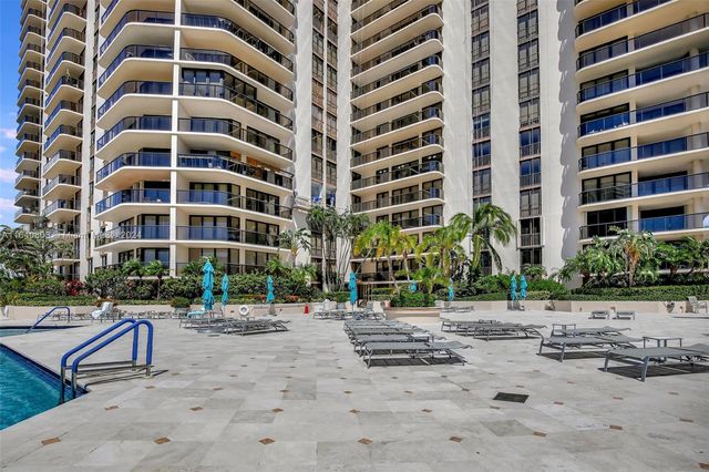 19667 Turnberry Way 3E, Aventura, FL 33180