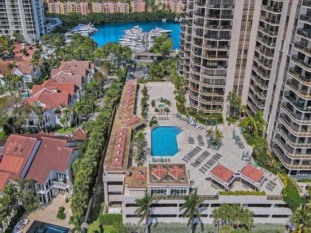 19667 Turnberry Way 3E, Aventura, FL 33180