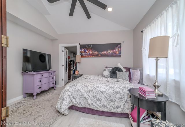 515 S Michigan Avenue, Howell, MI 48843