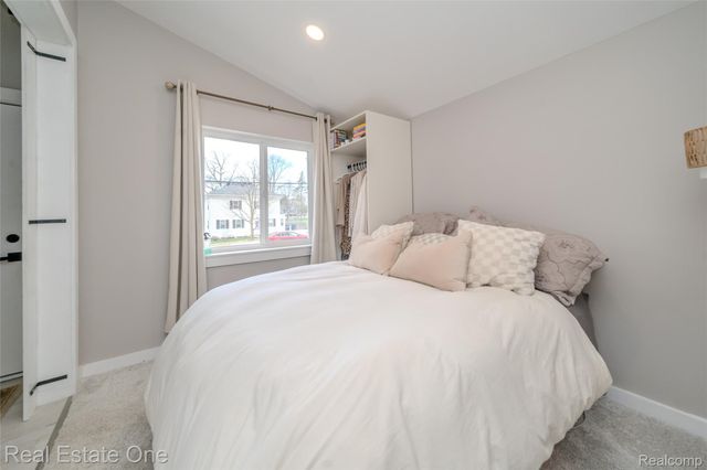 515 S Michigan Avenue, Howell, MI 48843