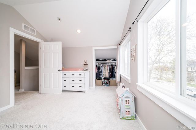 515 S Michigan Avenue, Howell, MI 48843