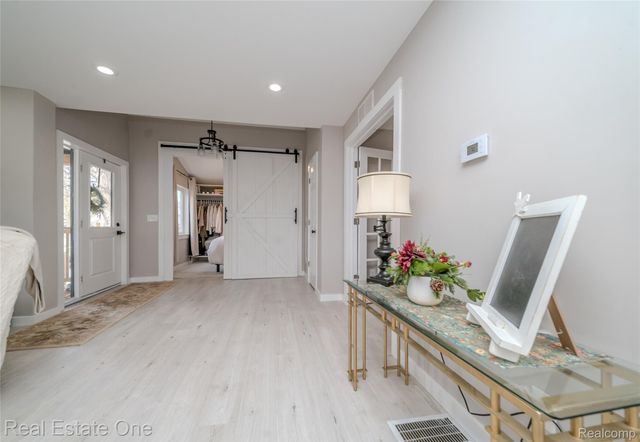 515 S Michigan Avenue, Howell, MI 48843