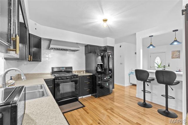 7153 Whaley Place, St Louis, MO 63116