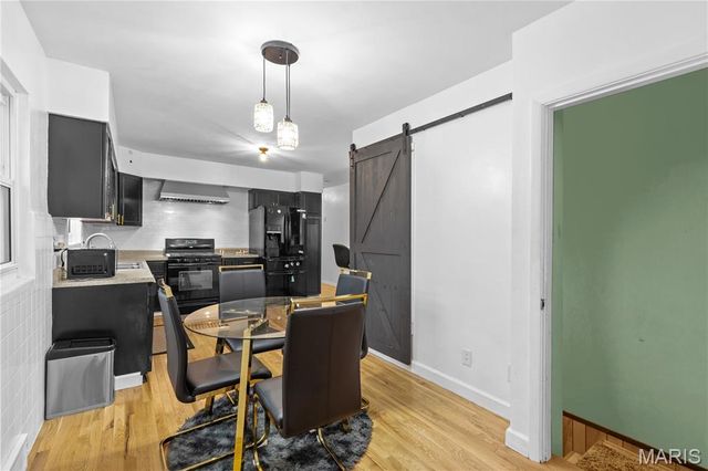 7153 Whaley Place, St Louis, MO 63116