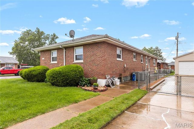 7153 Whaley Place, St Louis, MO 63116