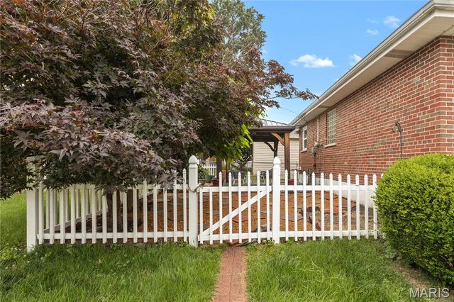 7153 Whaley Place, St Louis, MO 63116