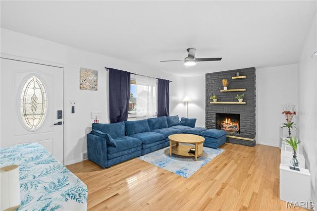 7153 Whaley Place, St Louis, MO 63116