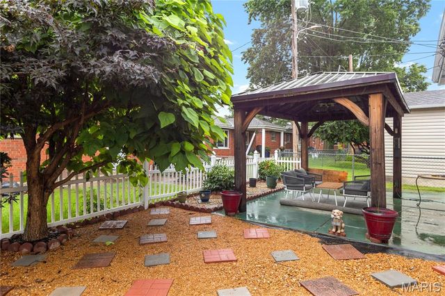 7153 Whaley Place, St Louis, MO 63116