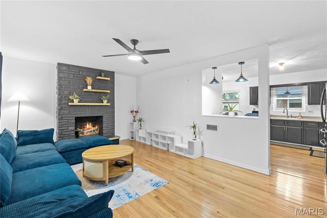 7153 Whaley Place, St Louis, MO 63116
