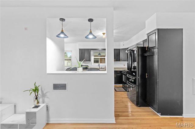7153 Whaley Place, St Louis, MO 63116