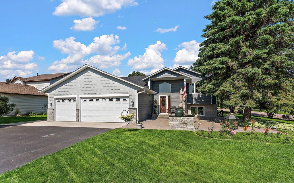 17317 Faraday Court, Lakeville, MN 55024