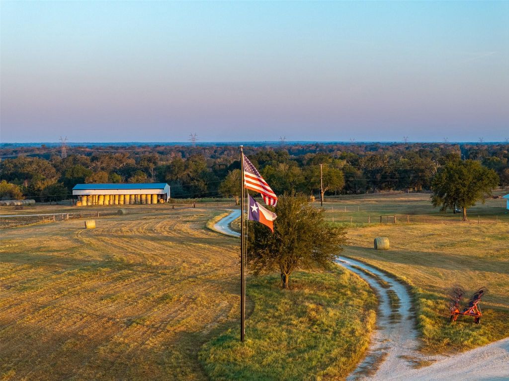 2869 CR 103, Iola, TX 77861