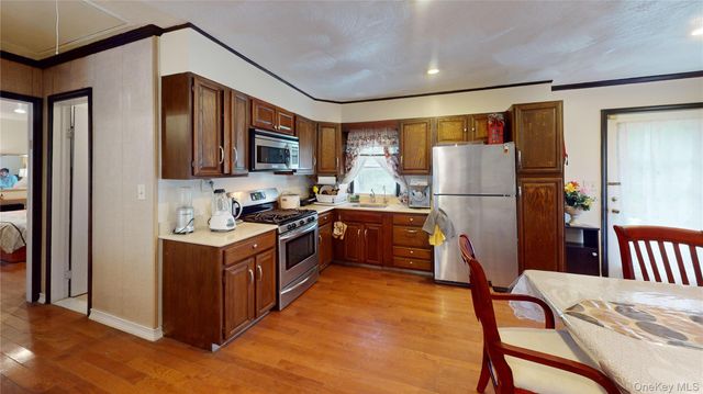 7 Crestwood Trail, Monroe, NY 10950