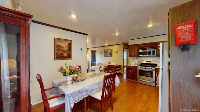 7 Crestwood Trail, Monroe, NY 10950