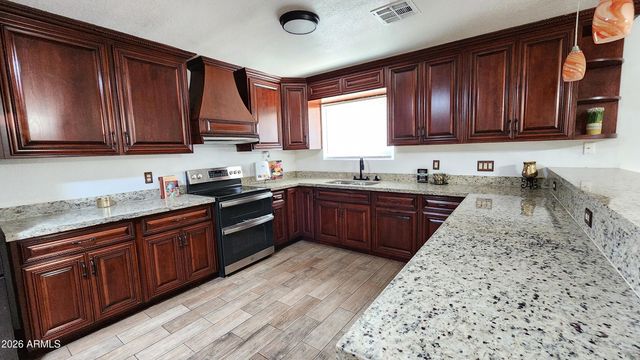 4502 W VIRGINIA Avenue, Phoenix, AZ 85035