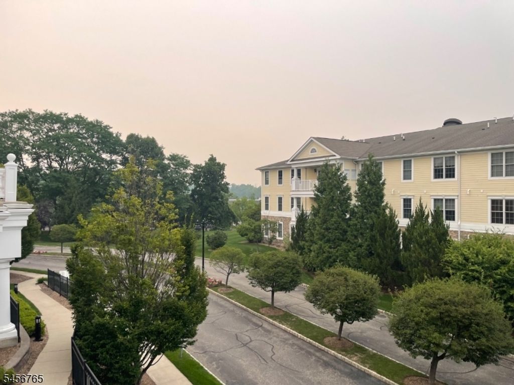 805 Four Seasons Ln 805, Montvale Boro, NJ 07645 — photo 2
