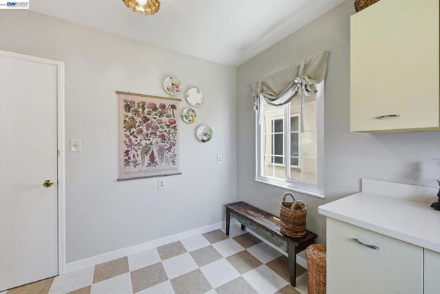 1135 Via Esperanza, San Lorenzo, CA 94580