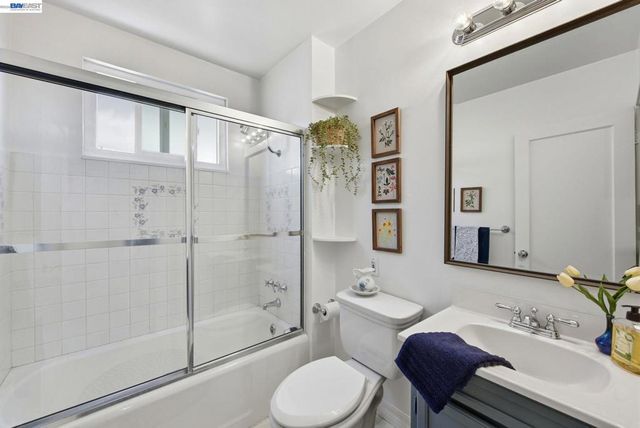 1135 Via Esperanza, San Lorenzo, CA 94580