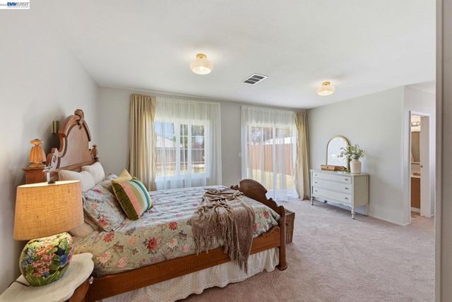1135 Via Esperanza, San Lorenzo, CA 94580