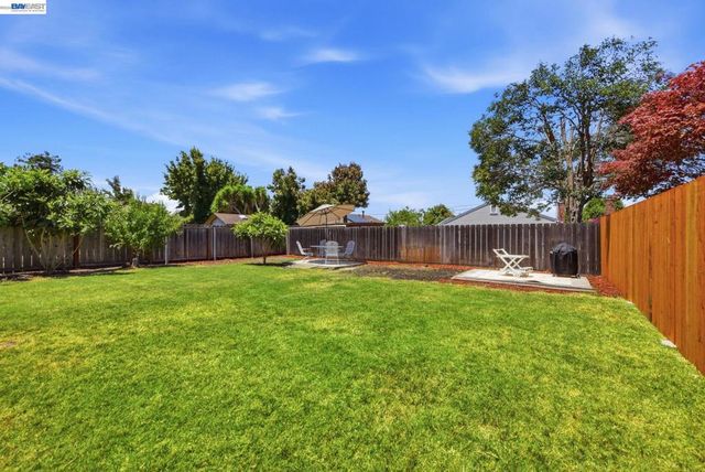 1135 Via Esperanza, San Lorenzo, CA 94580