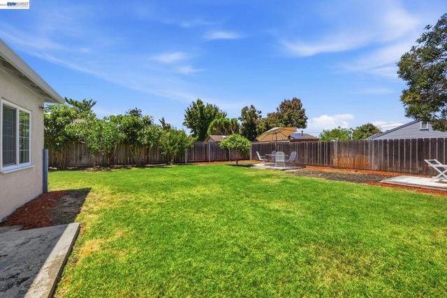 1135 Via Esperanza, San Lorenzo, CA 94580