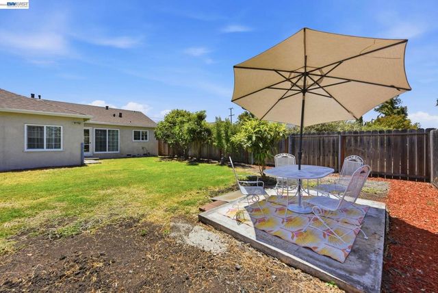 1135 Via Esperanza, San Lorenzo, CA 94580