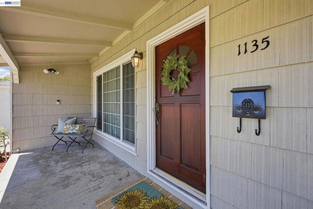 1135 Via Esperanza, San Lorenzo, CA 94580
