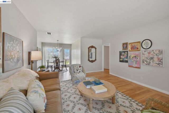 1135 Via Esperanza, San Lorenzo, CA 94580