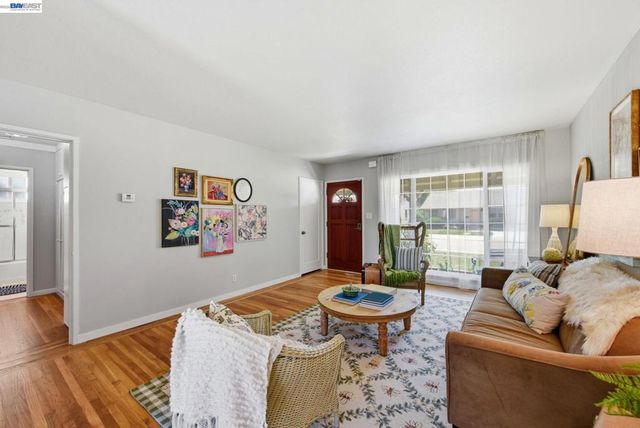 1135 Via Esperanza, San Lorenzo, CA 94580