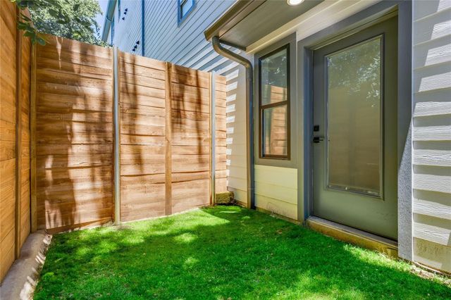 2011 Kirby Street 105, Dallas, TX 75204