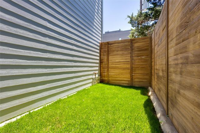 2011 Kirby Street 105, Dallas, TX 75204