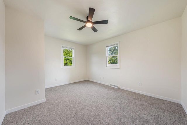 728 W 4TH AVENUE, Oshkosh, WI 54901