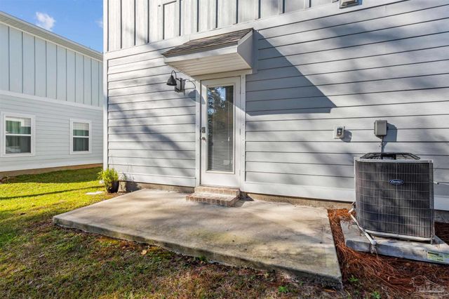 8916 Brigade Trl, Pensacola, FL 32534