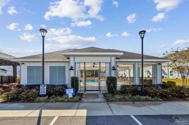 8916 Brigade Trl, Pensacola, FL 32534