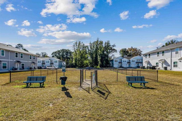 8916 Brigade Trl, Pensacola, FL 32534