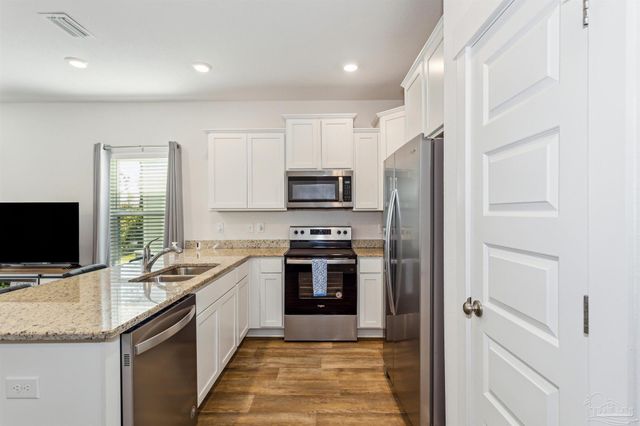 8916 Brigade Trl, Pensacola, FL 32534