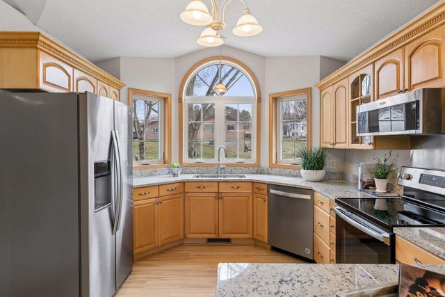 14026 Bluebird Trail NE, Prior Lake, MN 55372