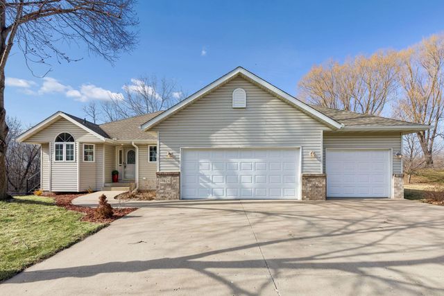 14026 Bluebird Trail NE, Prior Lake, MN 55372