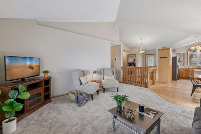 14026 Bluebird Trail NE, Prior Lake, MN 55372