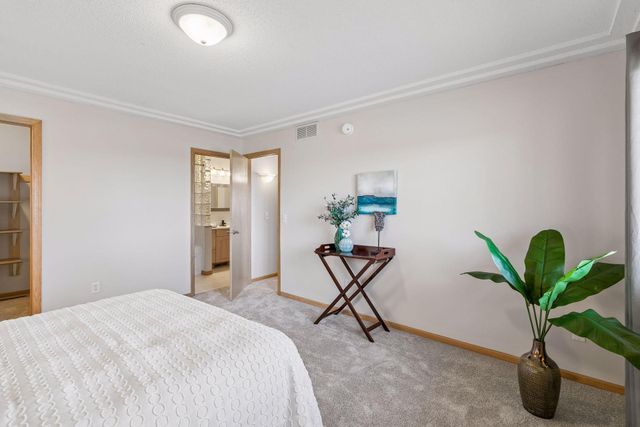 14026 Bluebird Trail NE, Prior Lake, MN 55372