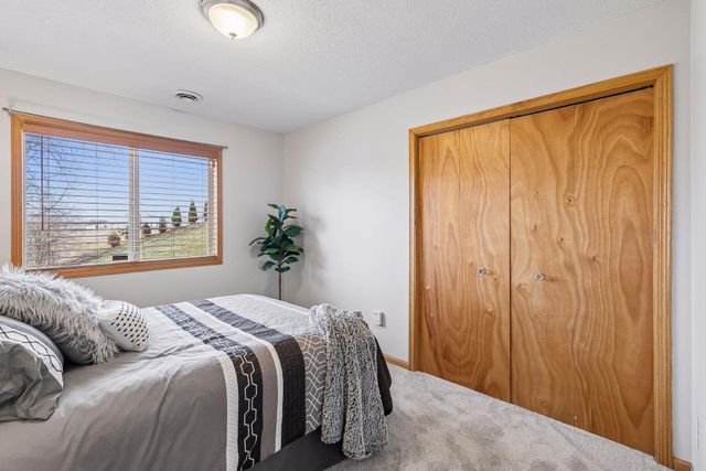 14026 Bluebird Trail NE, Prior Lake, MN 55372