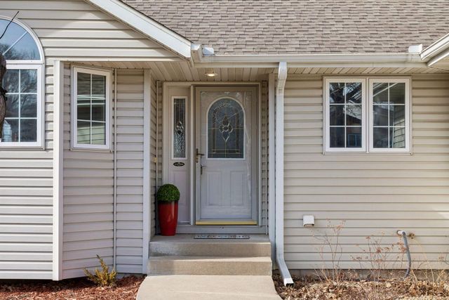 14026 Bluebird Trail NE, Prior Lake, MN 55372