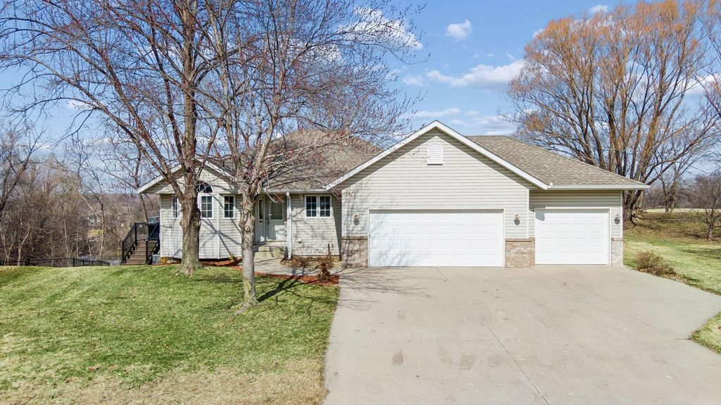 14026 Bluebird Trail NE, Prior Lake, MN 55372