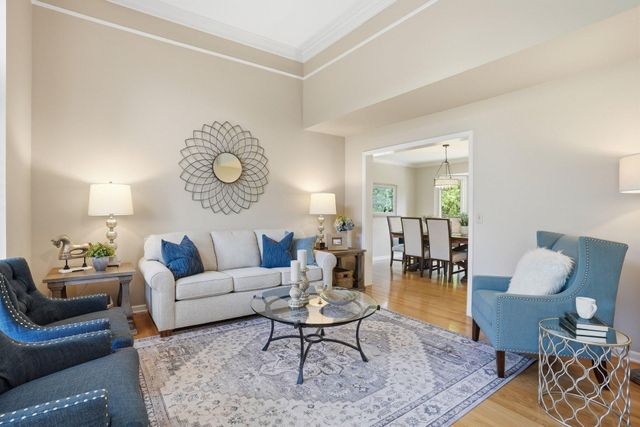 6410 Fox Path, Chanhassen, MN 55317