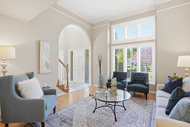 6410 Fox Path, Chanhassen, MN 55317