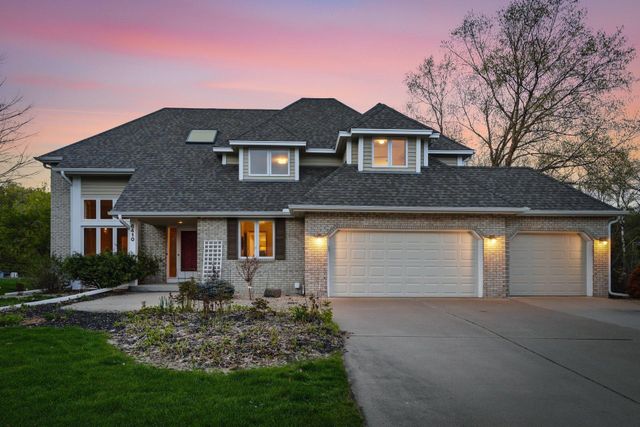 6410 Fox Path, Chanhassen, MN 55317